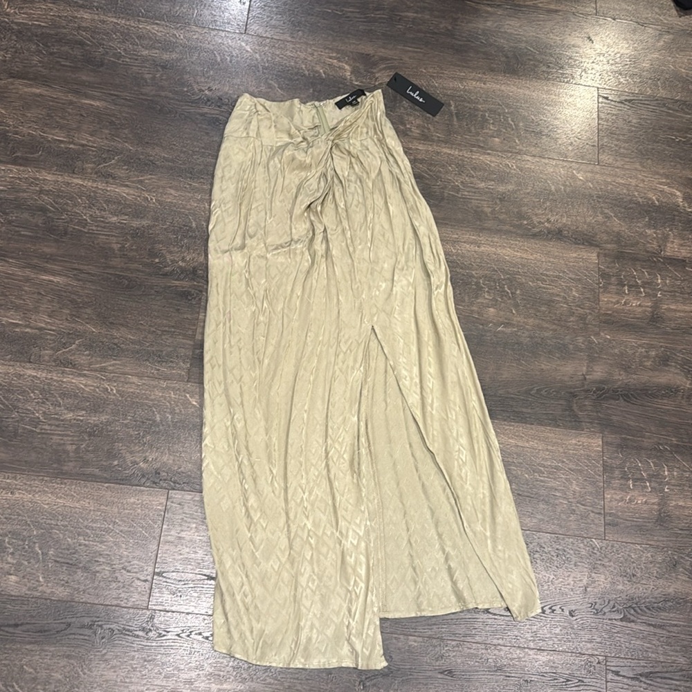 Chic find sage green satin jacquard knot front midi skirt - Picture 3 of 5
